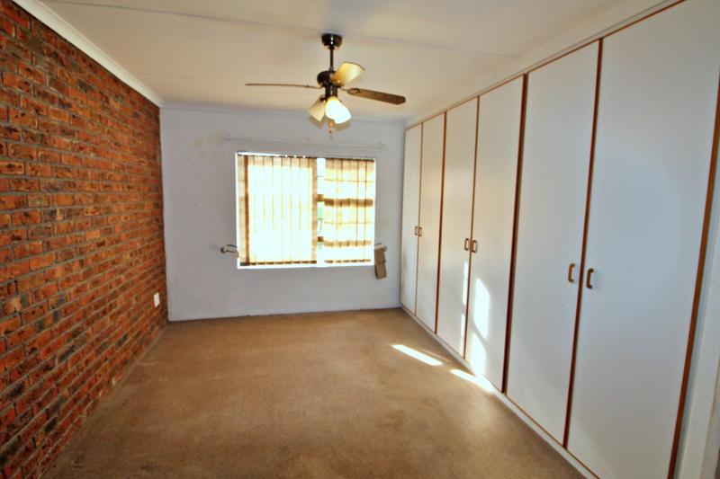 5 Bedroom Property for Sale in Fraaiuitsig Western Cape